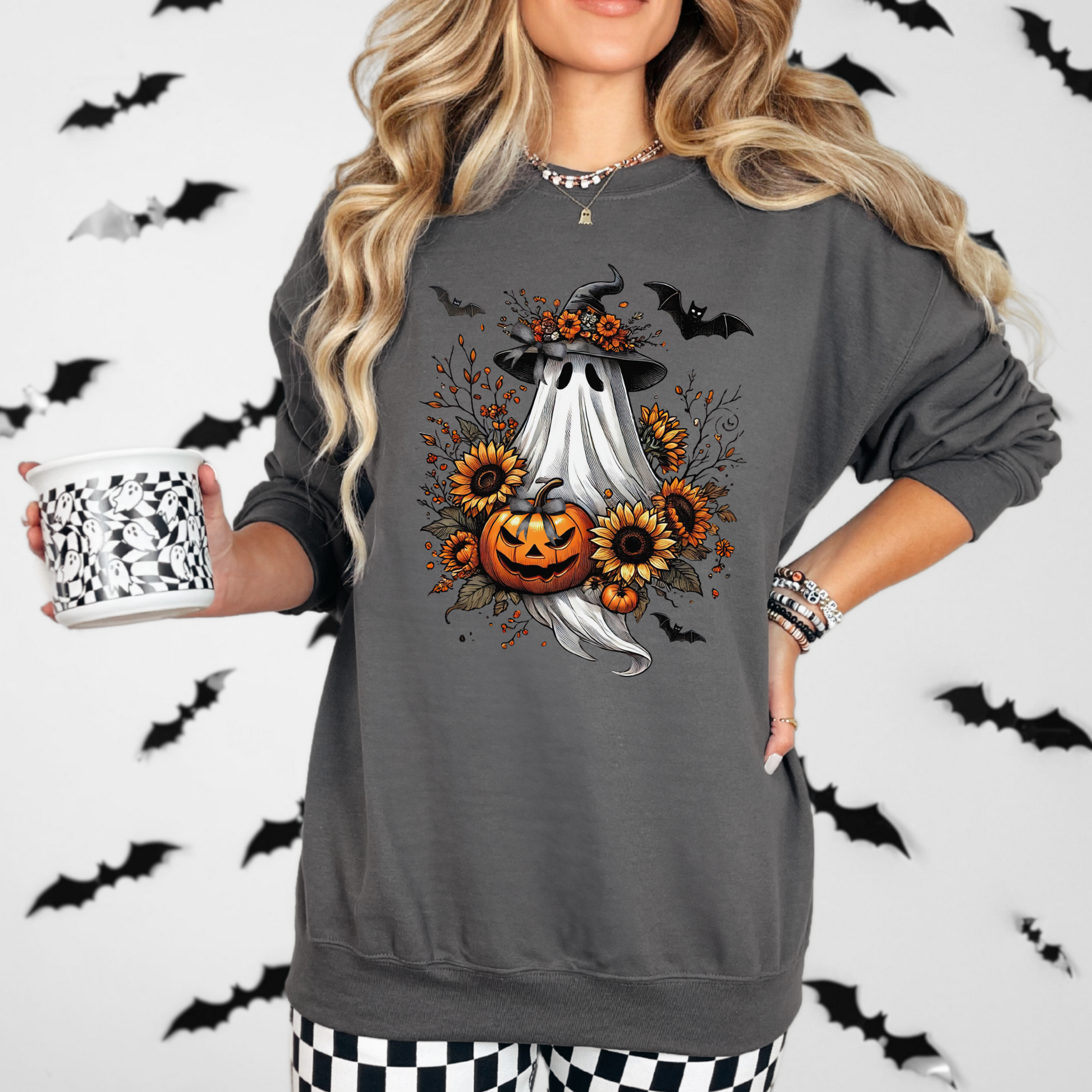 Vintage Boho Halloween Ghost Sweatshirt – Sunflowers & Bows – Cozy Fall Ghost Pullover for Autumn Lovers